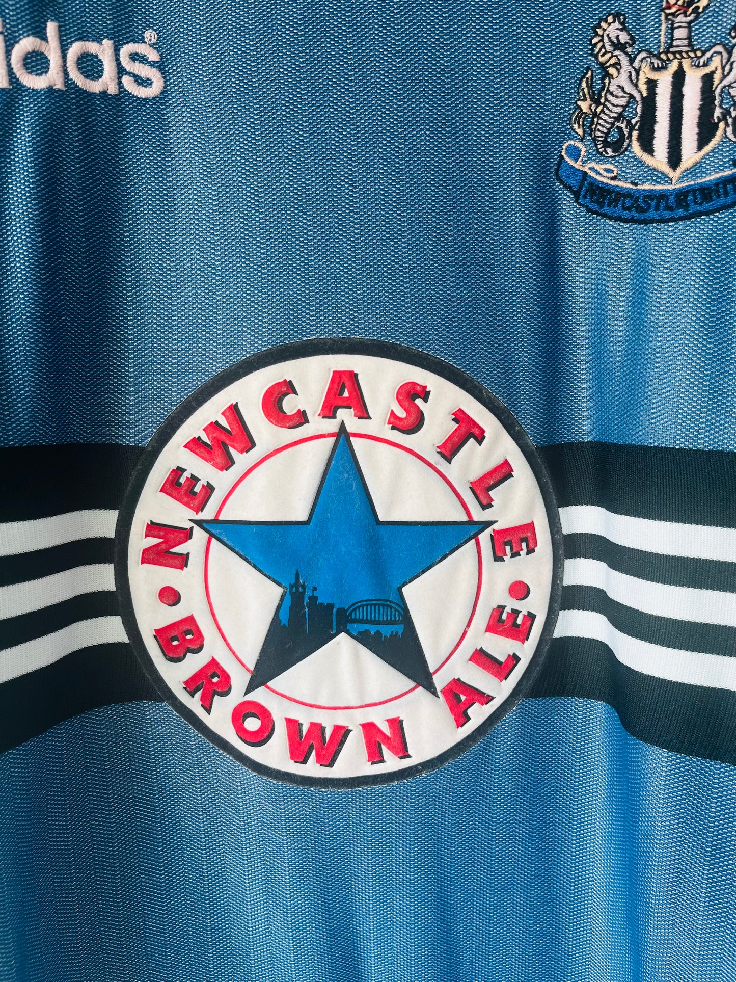 Newcastle United away football shirt 1996/97 Ginola Large