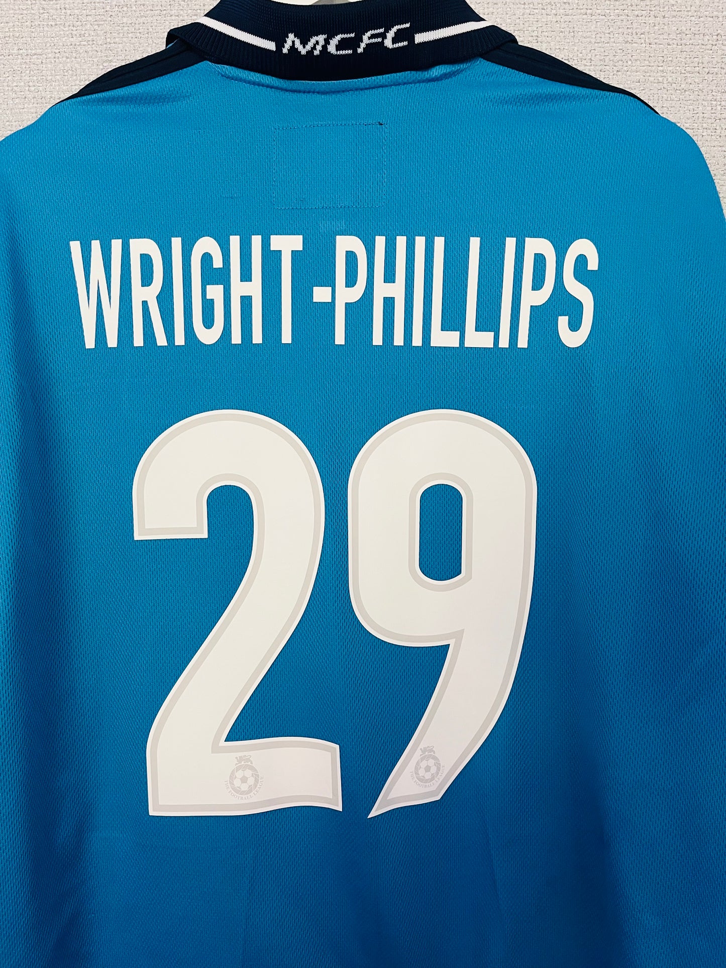 Manchester City home football shirt
2001/02 Wright Phillips XL