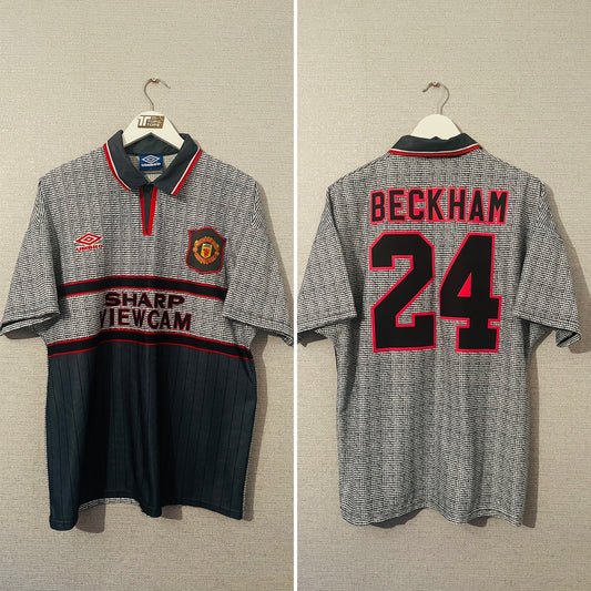 Manchester United away football shirt 1995/96 Beckham Large