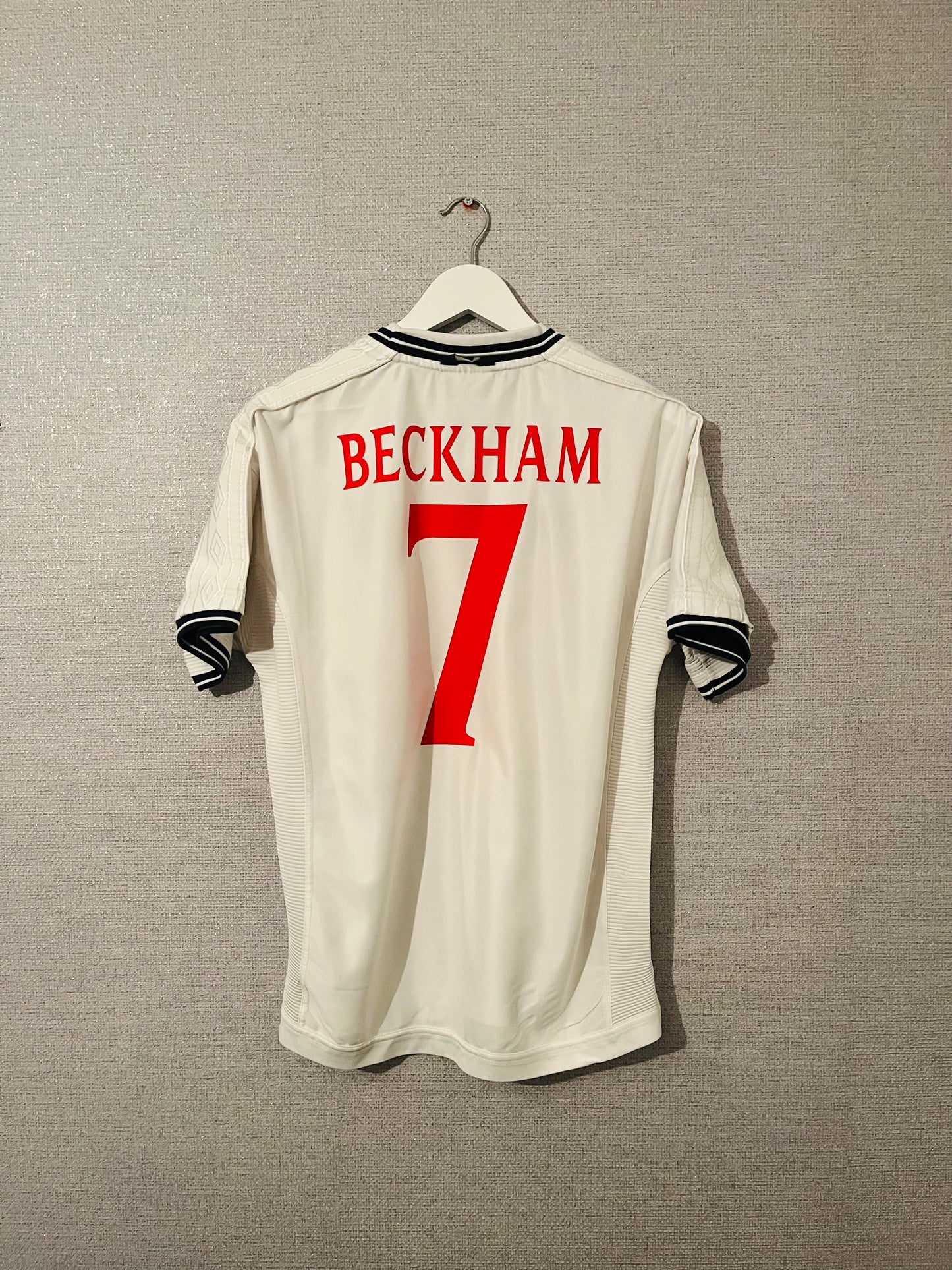 England home football shirt 1999/2000 Beckham Large