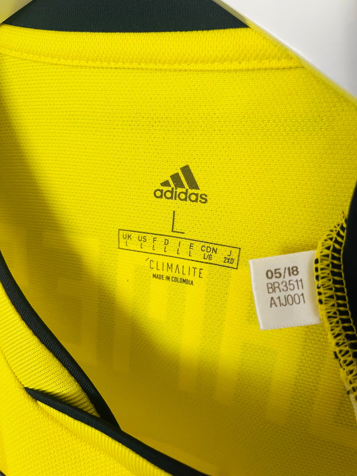Colombia home football shirt     W/C 2018 James Large