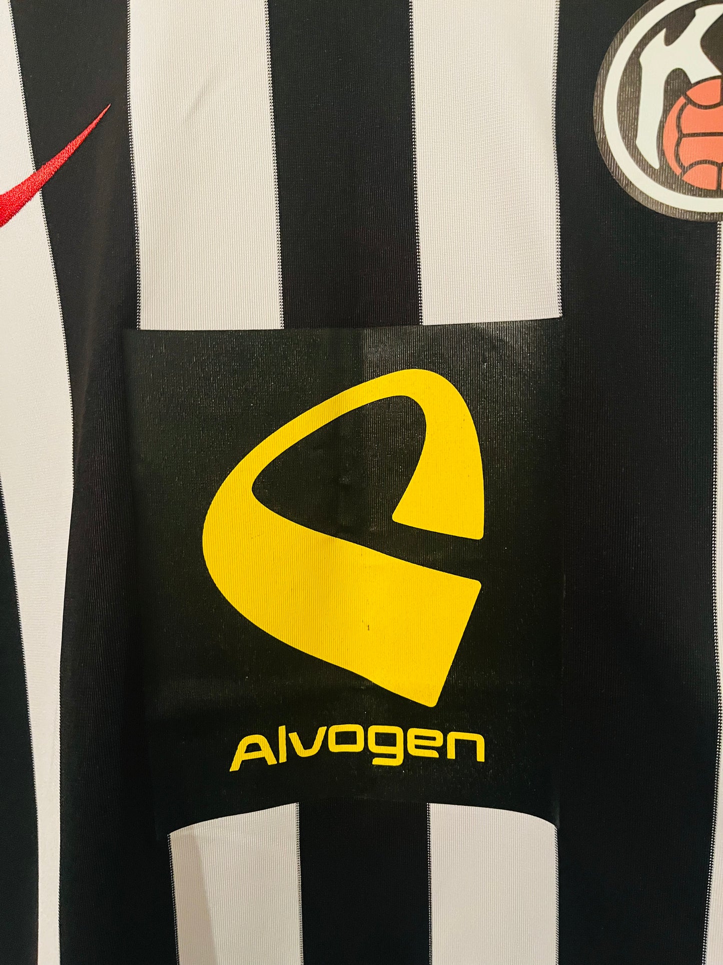 KR Reykjavik home football shirt 2014/15 Medium