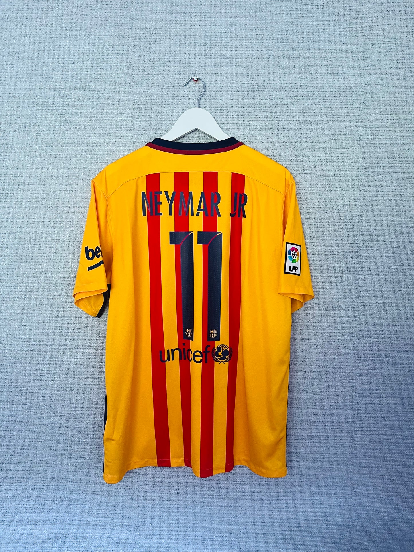 Barcelona away football shirt 2015/16 Neymar XL