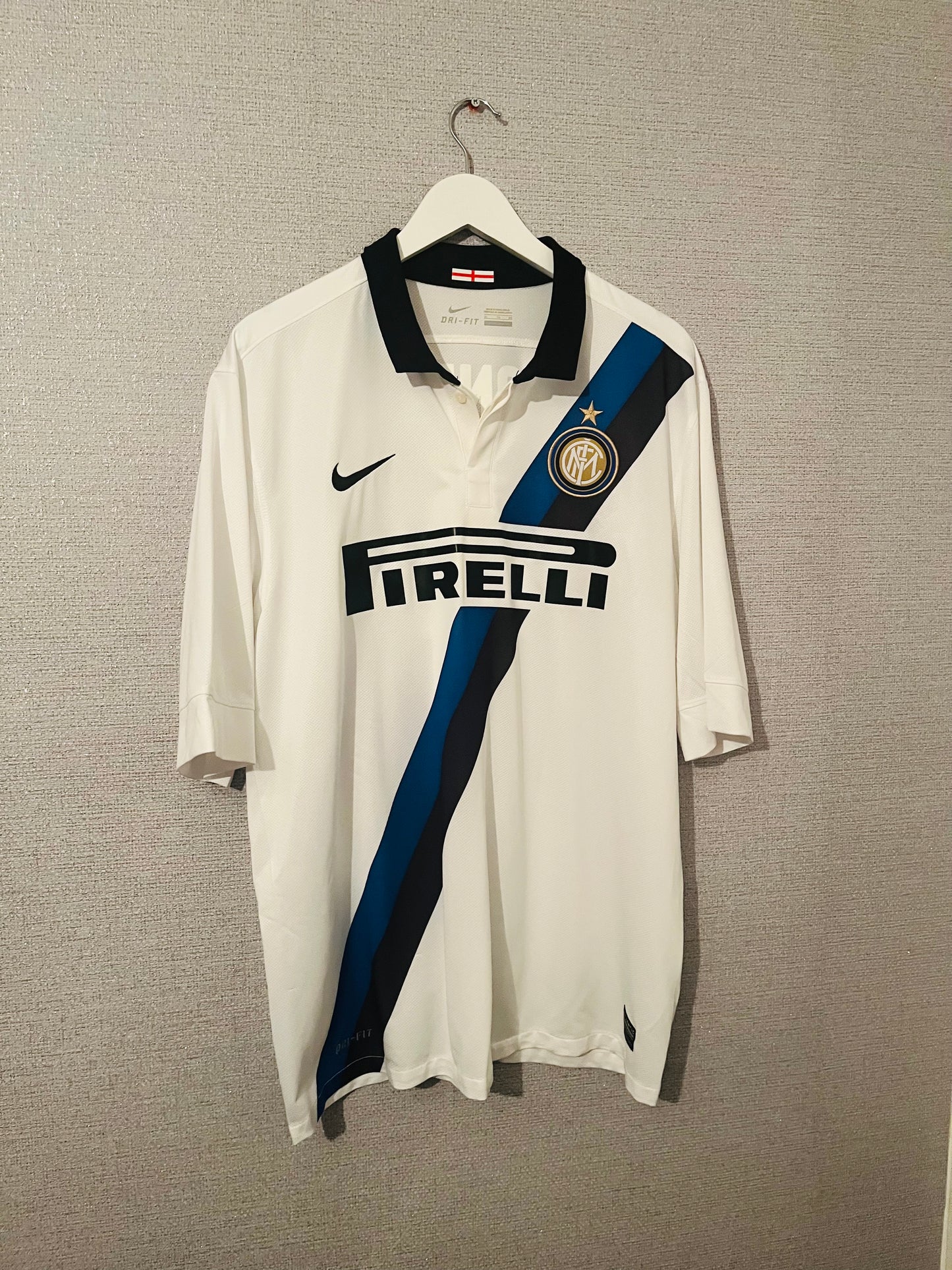 Inter Milan away football shirt
2011/12 Zanetti XL