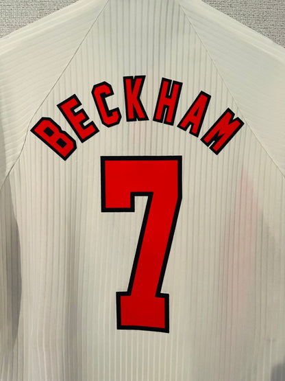 England home football shirt
W/C 1998 Beckham Large