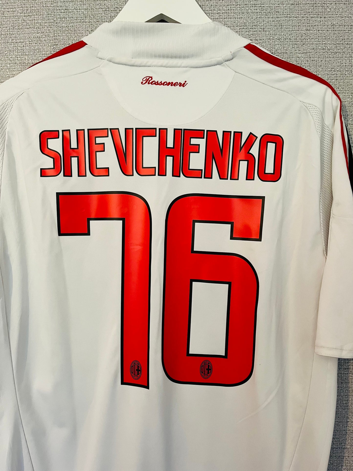 AC Milan away football shirt
2008/09 Shevchenko Large