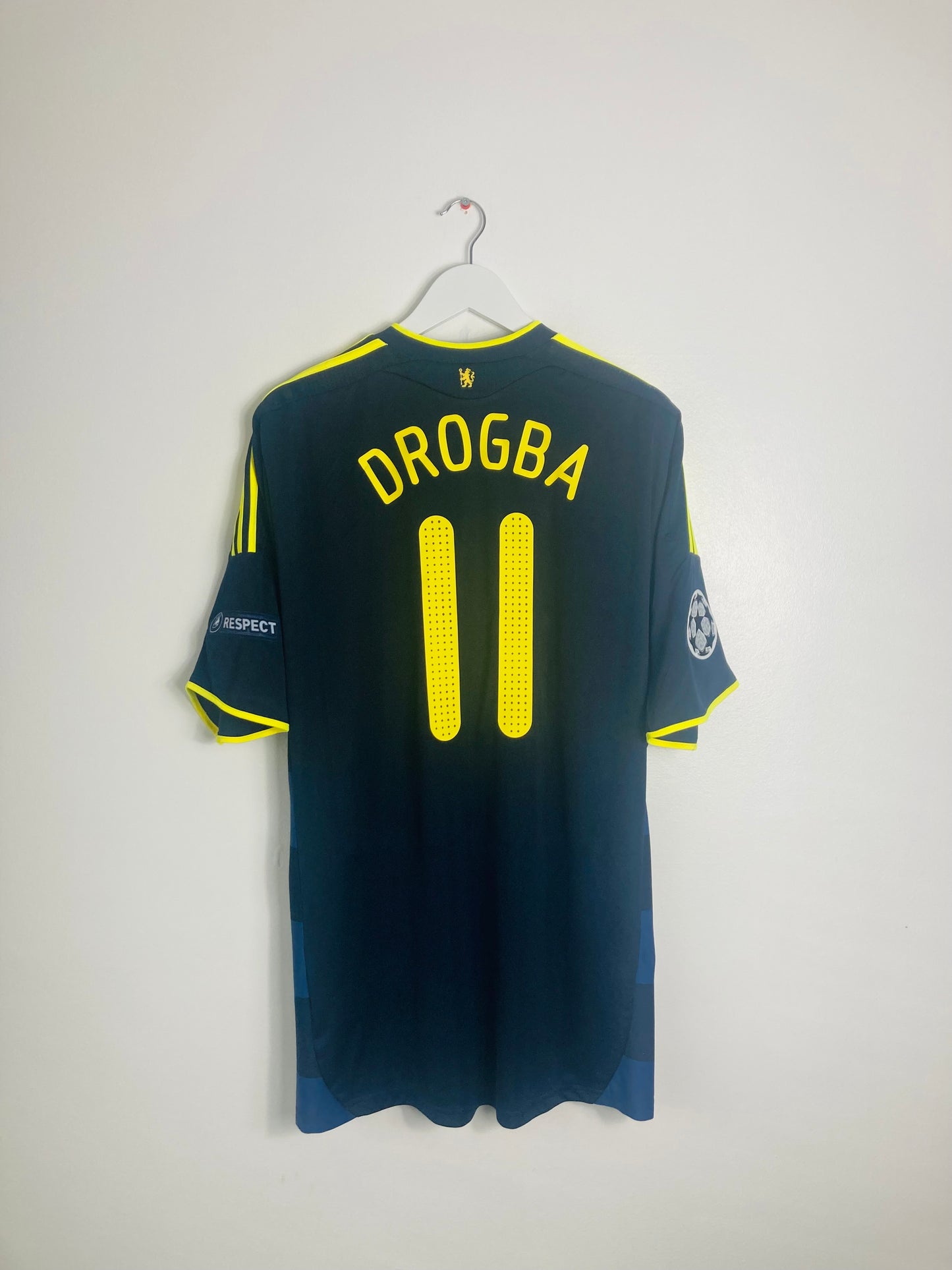 Chelsea away football shirt 2009/10 Drogba XL