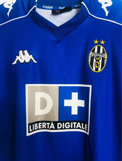 Juventus away football shirt

XXL Zidane 1999/2000