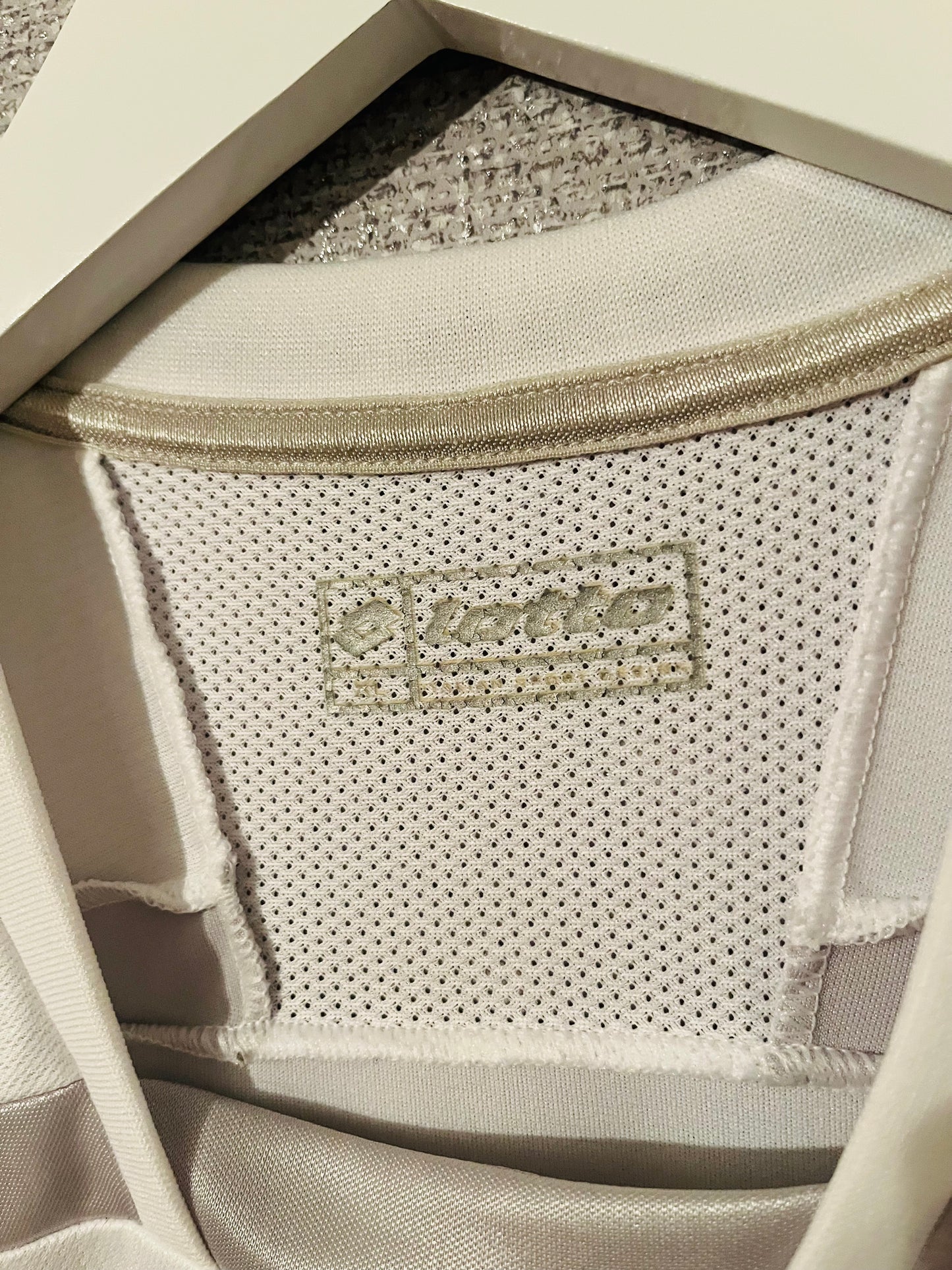 QPR Queens Park Rangers home football shirt 2009/10 Taarabt Large