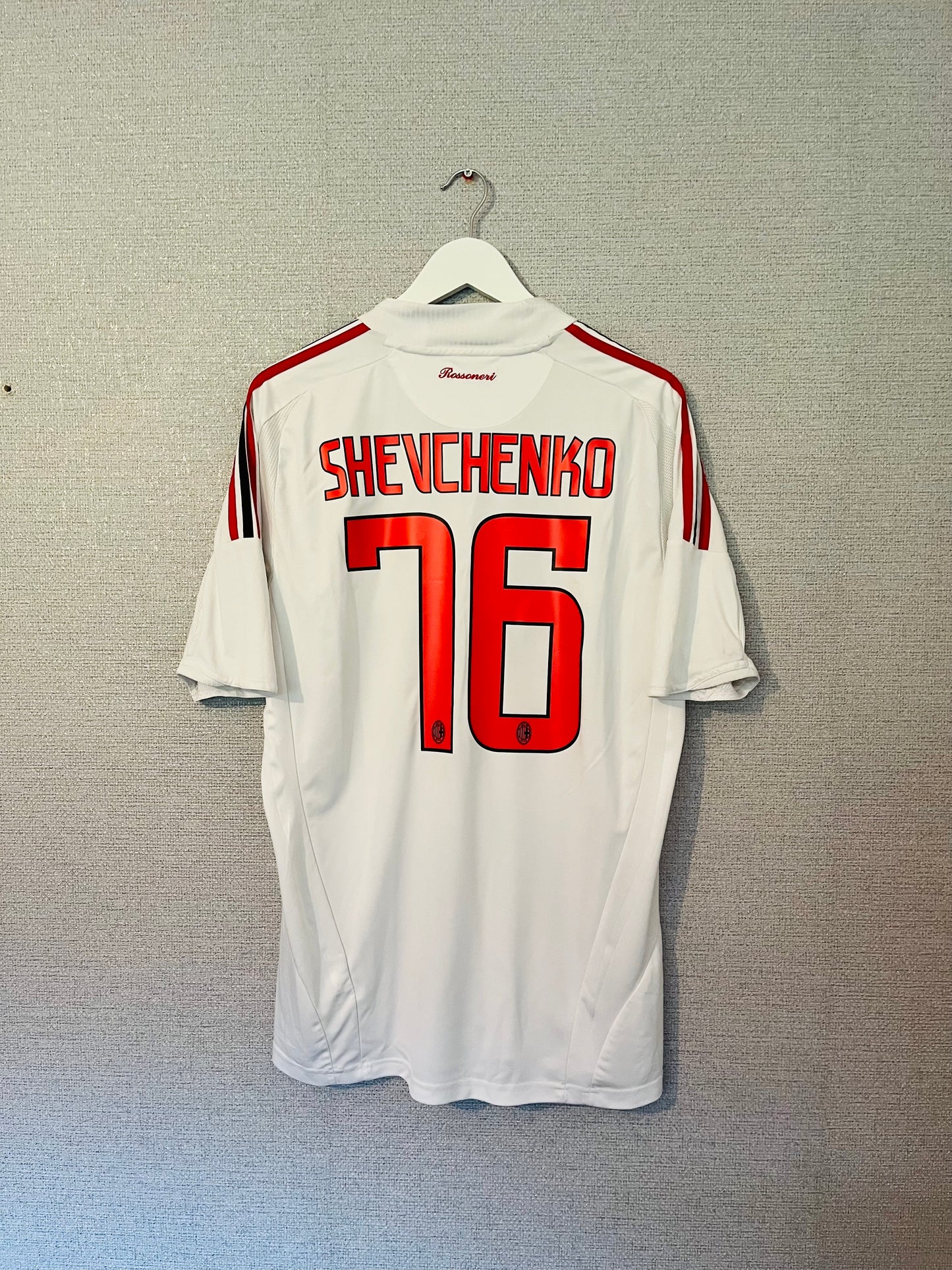 AC Milan away football shirt
2008/09 Shevchenko Large