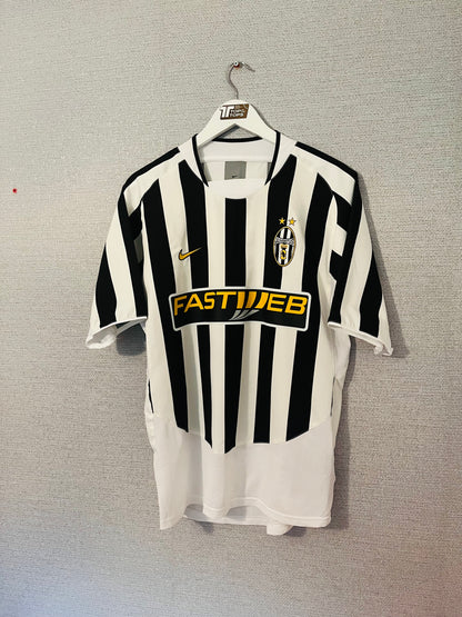 Juventus home football shirt
2003/04 Del Piero Medium