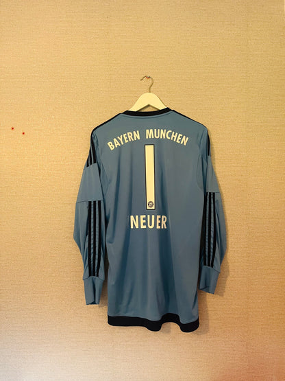 Bayern Munich goalkeeper football shirt
2015/16 Neuer Large