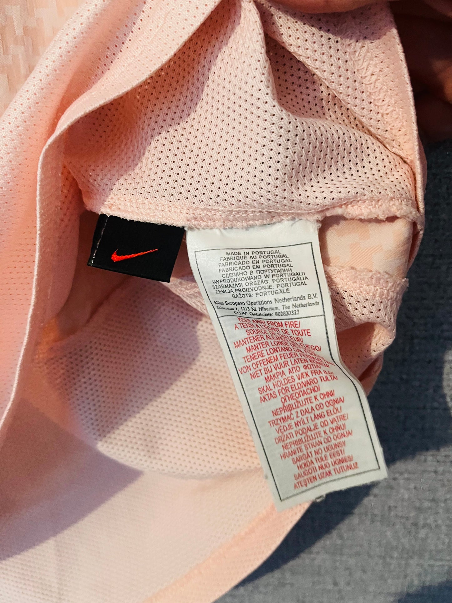 Juventus away football shirt 2003/04 Trezeguet Small/Medium