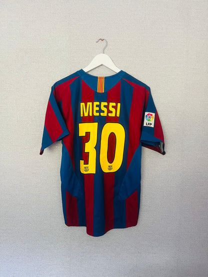 Barcelona home football shirt 2004/05 Messi Medium