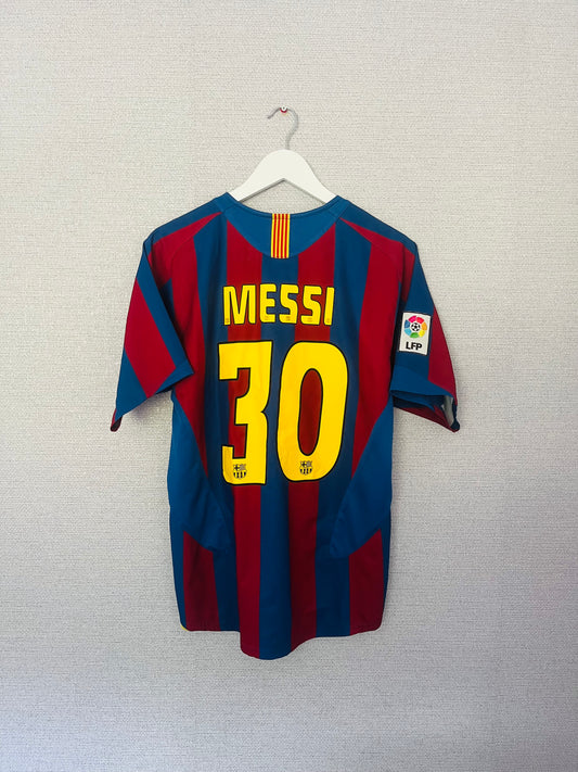 Barcelona home football shirt 2004/05 Messi Medium