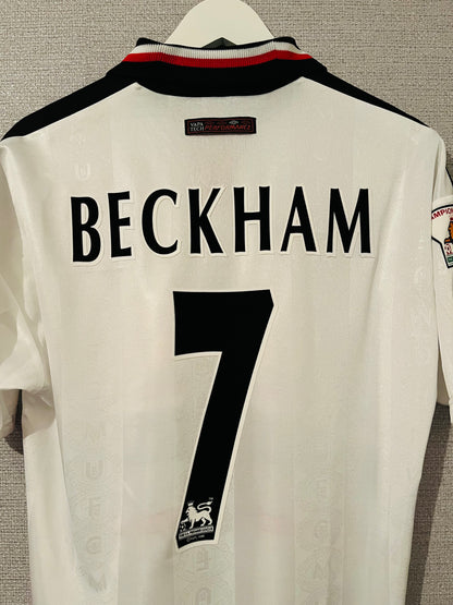 Manchester United away football shirt 1997/98 Beckham