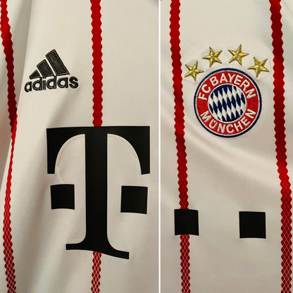 Bayern Munich third football shirt 2017/18 James Medium