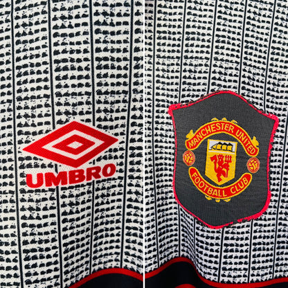 Manchester United away football shirt 1995/96 Cantona XL