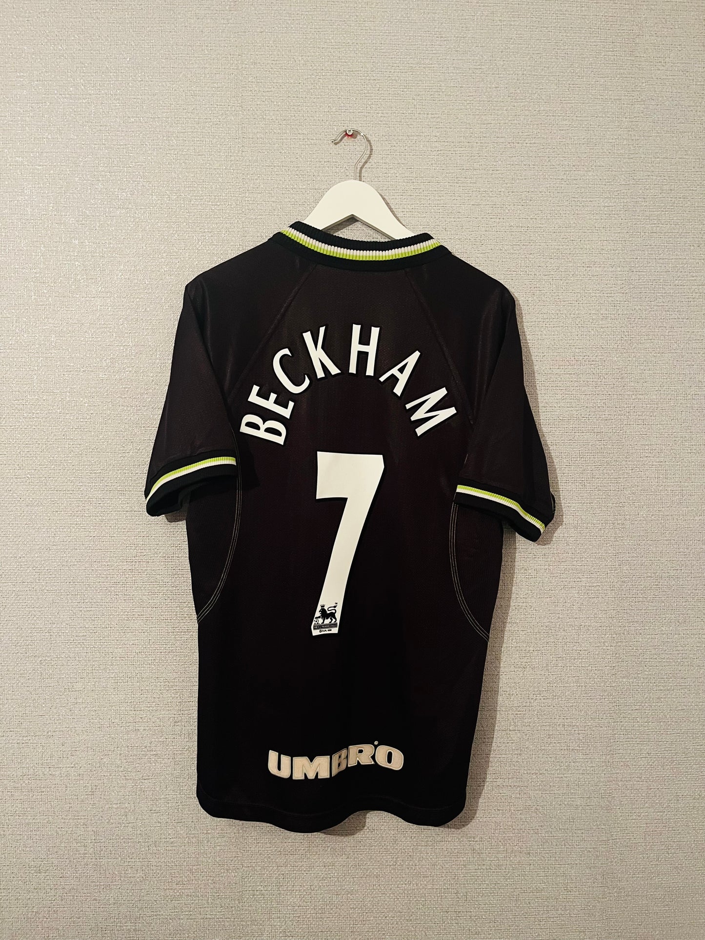 Manchester United third football shirt 1998/99 Beckham Medium