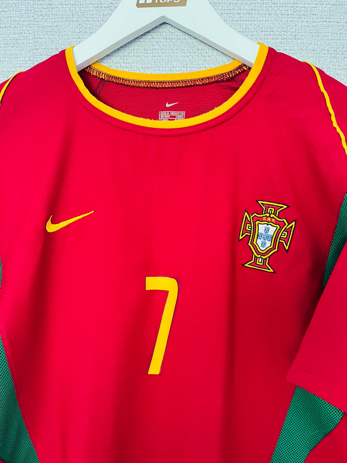 Portugal home football shirt 2002/04 Figo Medium