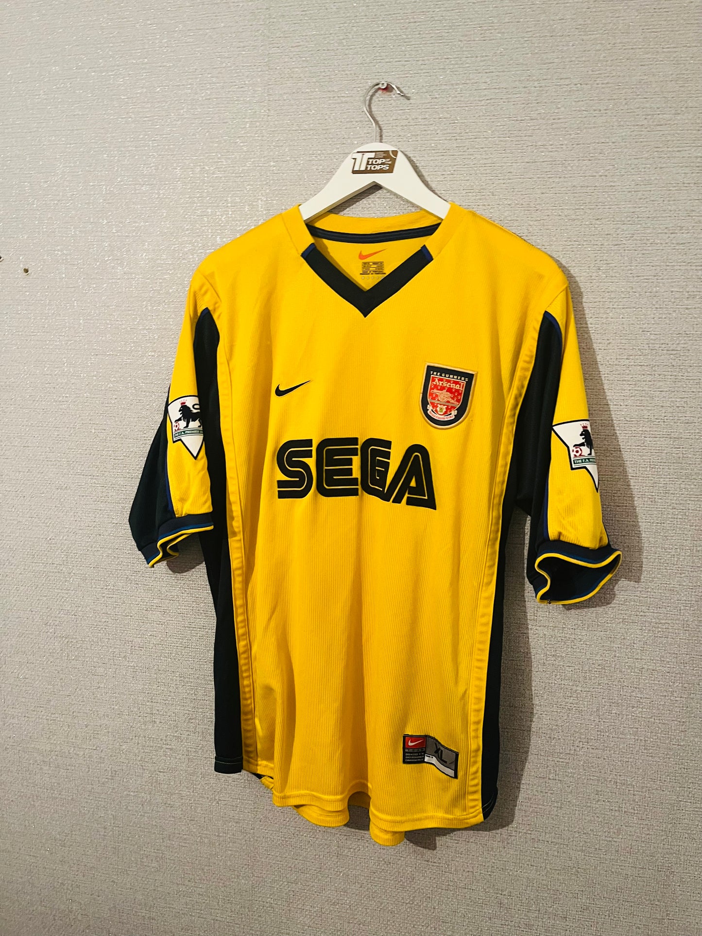 Arsenal away football shirt 1999/2001 Bergkamp XL