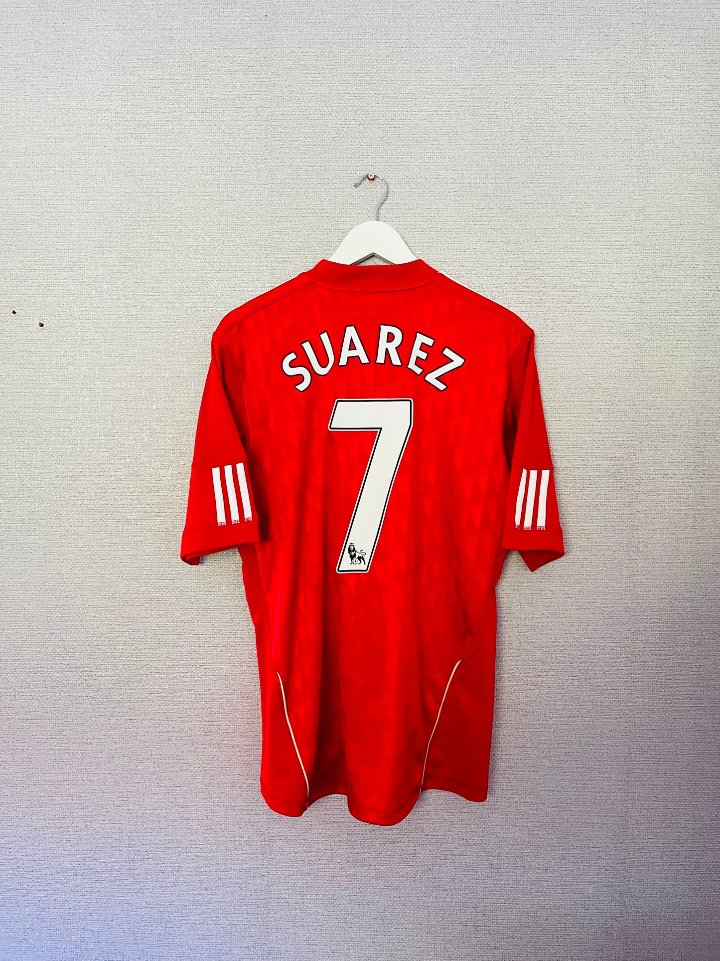Liverpool home football shirt 2010/12 Suarez Medium