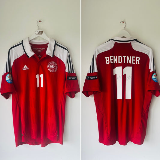 Denmark home football shirt
Euro 2012 Bendtner XL