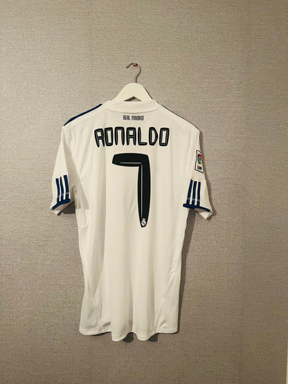 Real Madrid home football shirt
2010/11 CR7 Medium