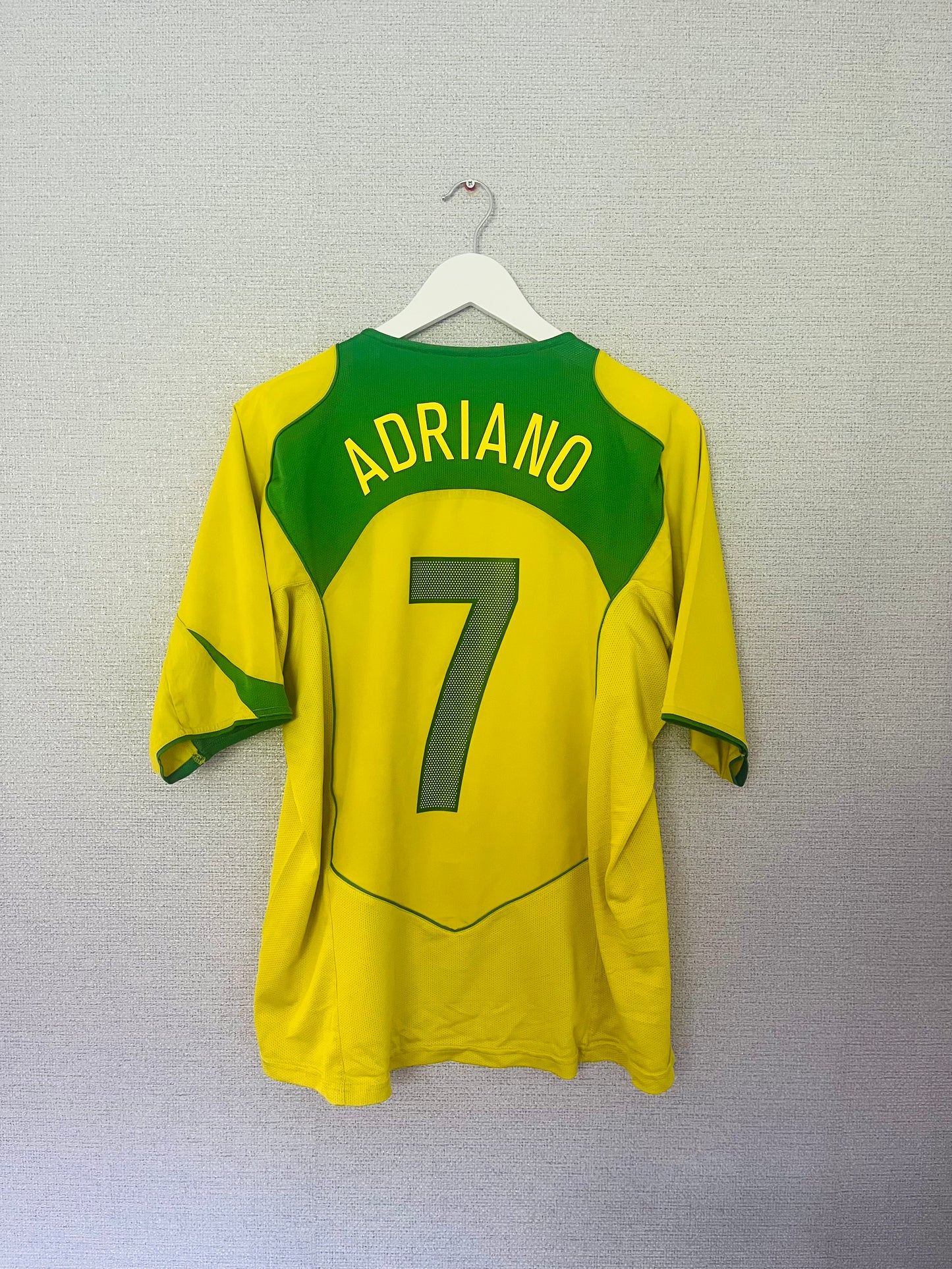 Brazil home football shirt
2004/06 Adriano Large