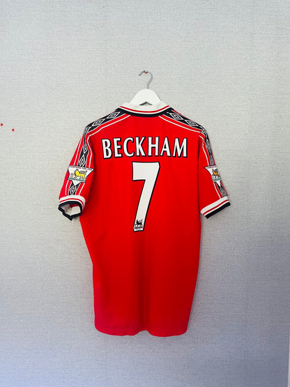Manchester United home football shirt 1999/2000 Beckham XL