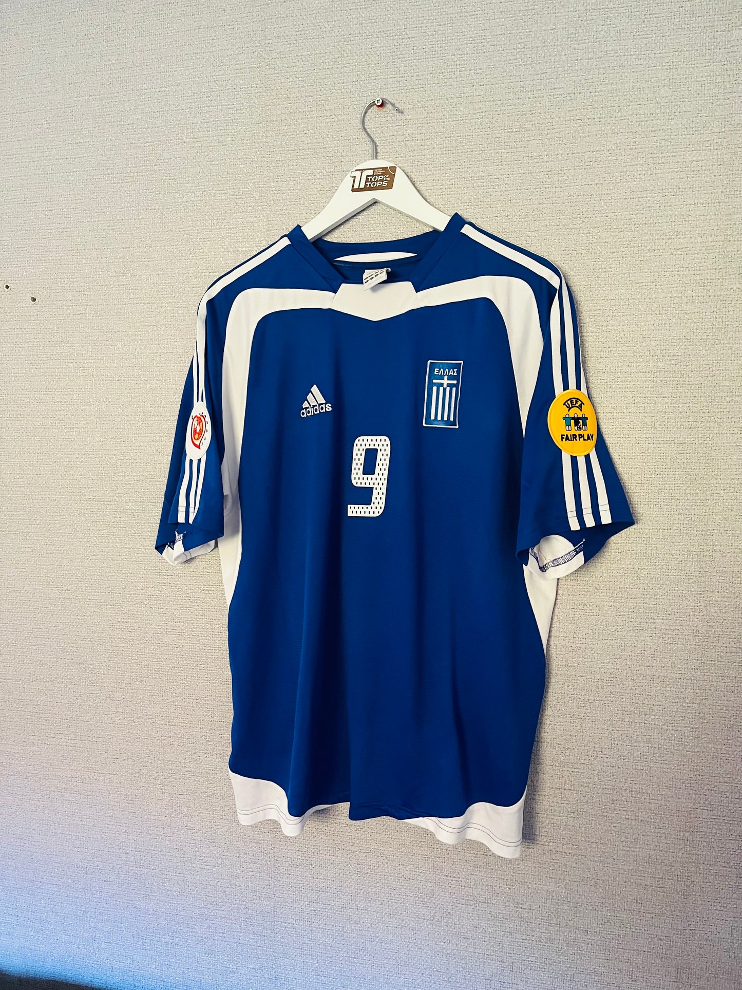 Greece home football shirt
Euro 2004 Charisteas Large