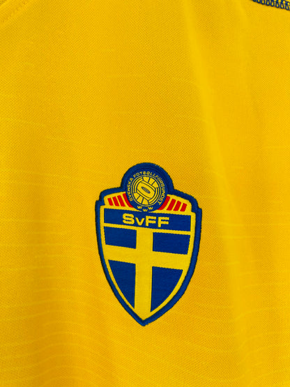Sweden home football shirt   Euro 2004 Larsson XL