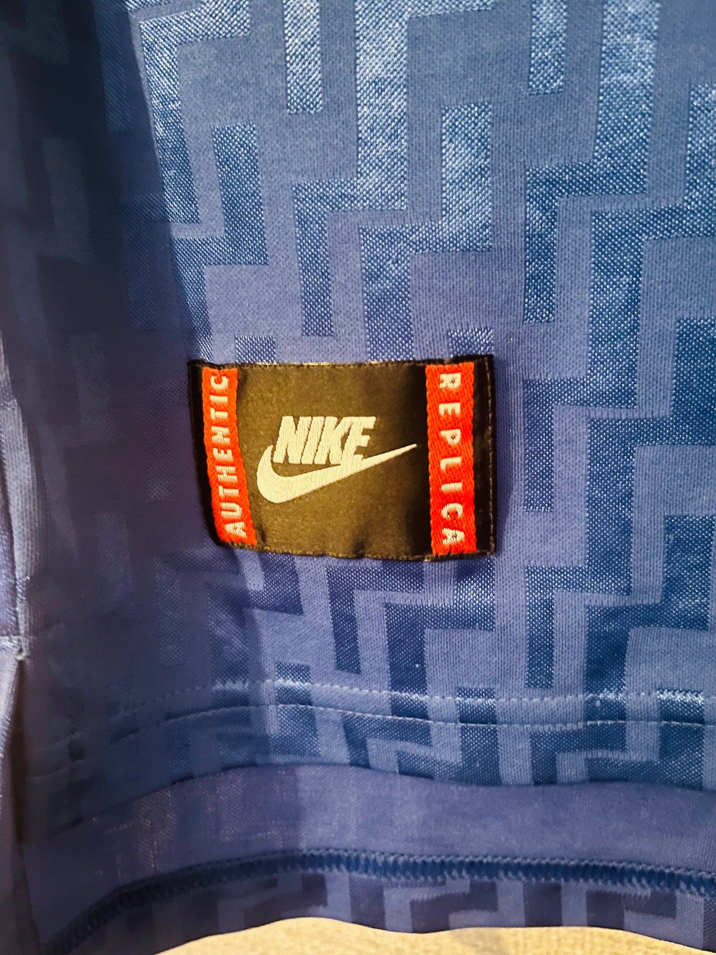 Italy home football shirt 1995/96 Baggio Medium