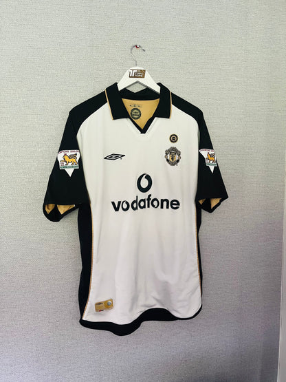 Manchester United away reversible football shirt
2001/02 Beckham Large