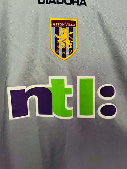 Aston Villa away football shirt
2001/02 Merson Medium