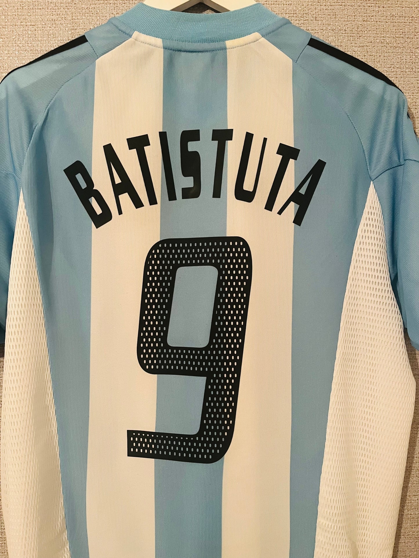 Argentina home football shirt
2002/04 Batistuta Medium