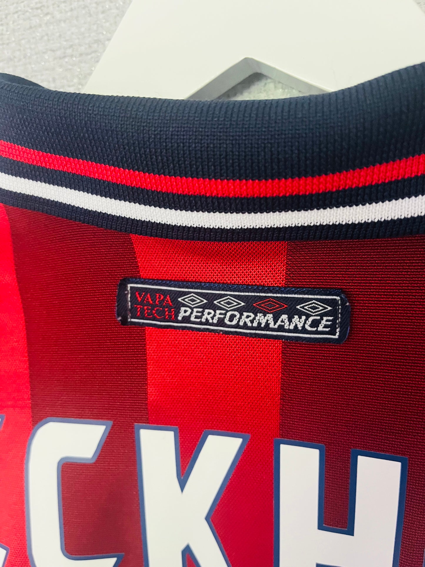 England away football shirt
W/C 1998 Beckham XL