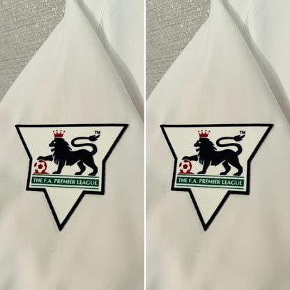 Leeds United home football shirt
2002/03 Viduka Large