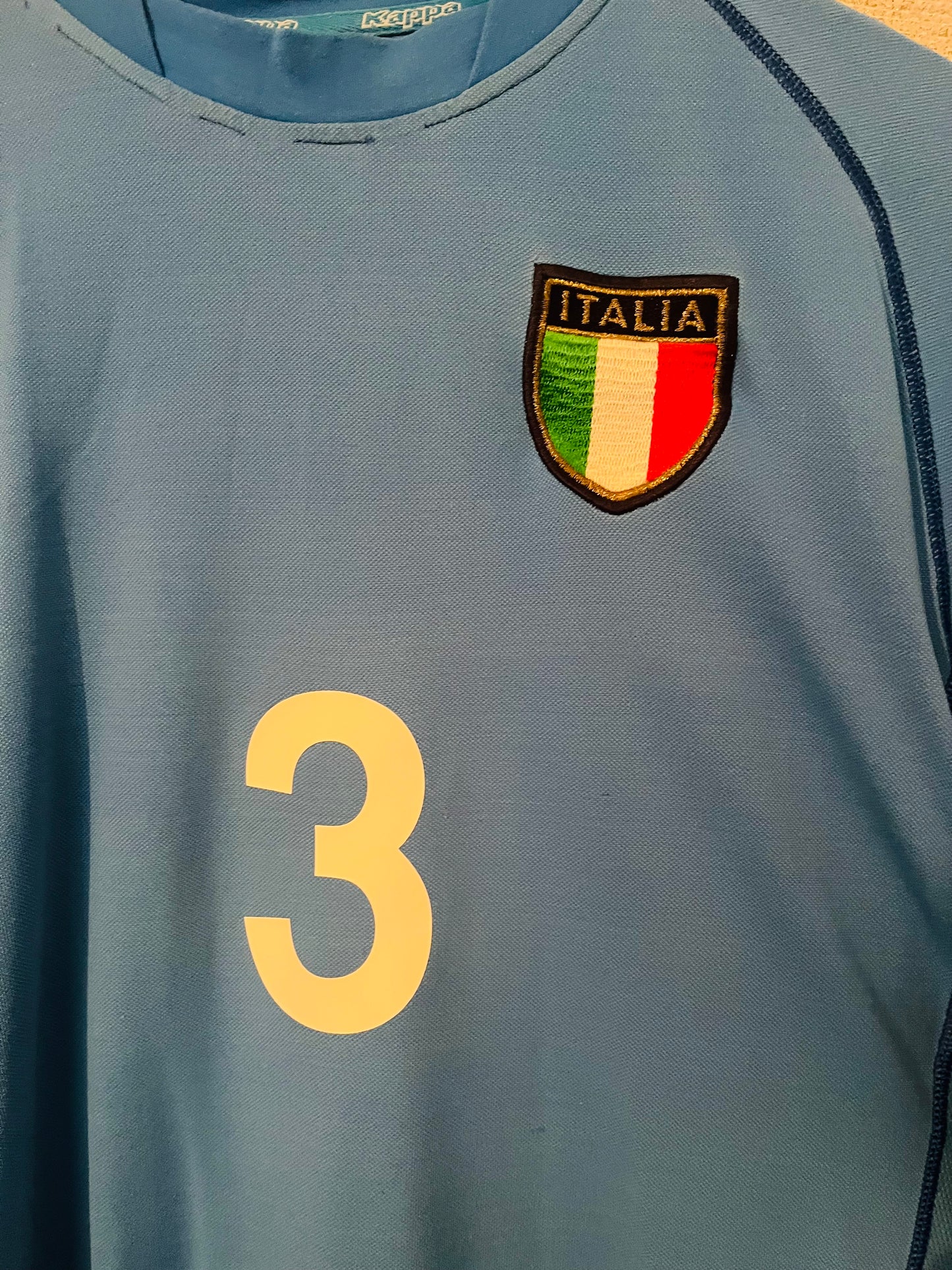 Italy home football shirt 2000/02 Maldini medium/large