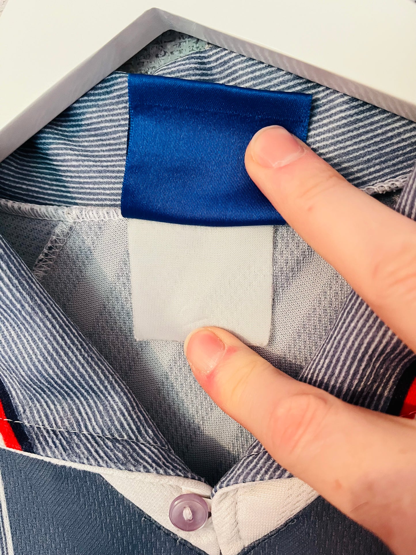 England away football shirt     Euro 1996 Gascoigne L/XL