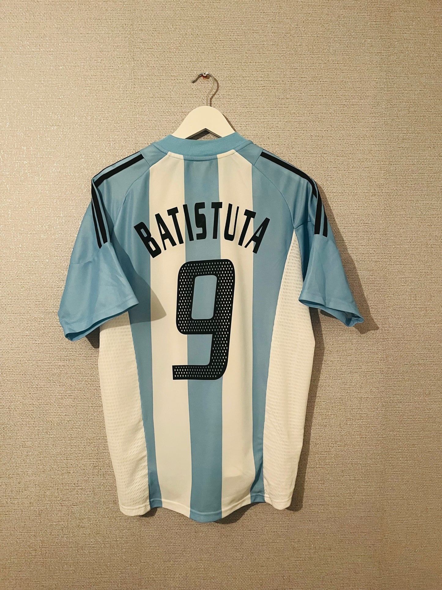 Argentina home football shirt
2002/04 Batistuta Medium