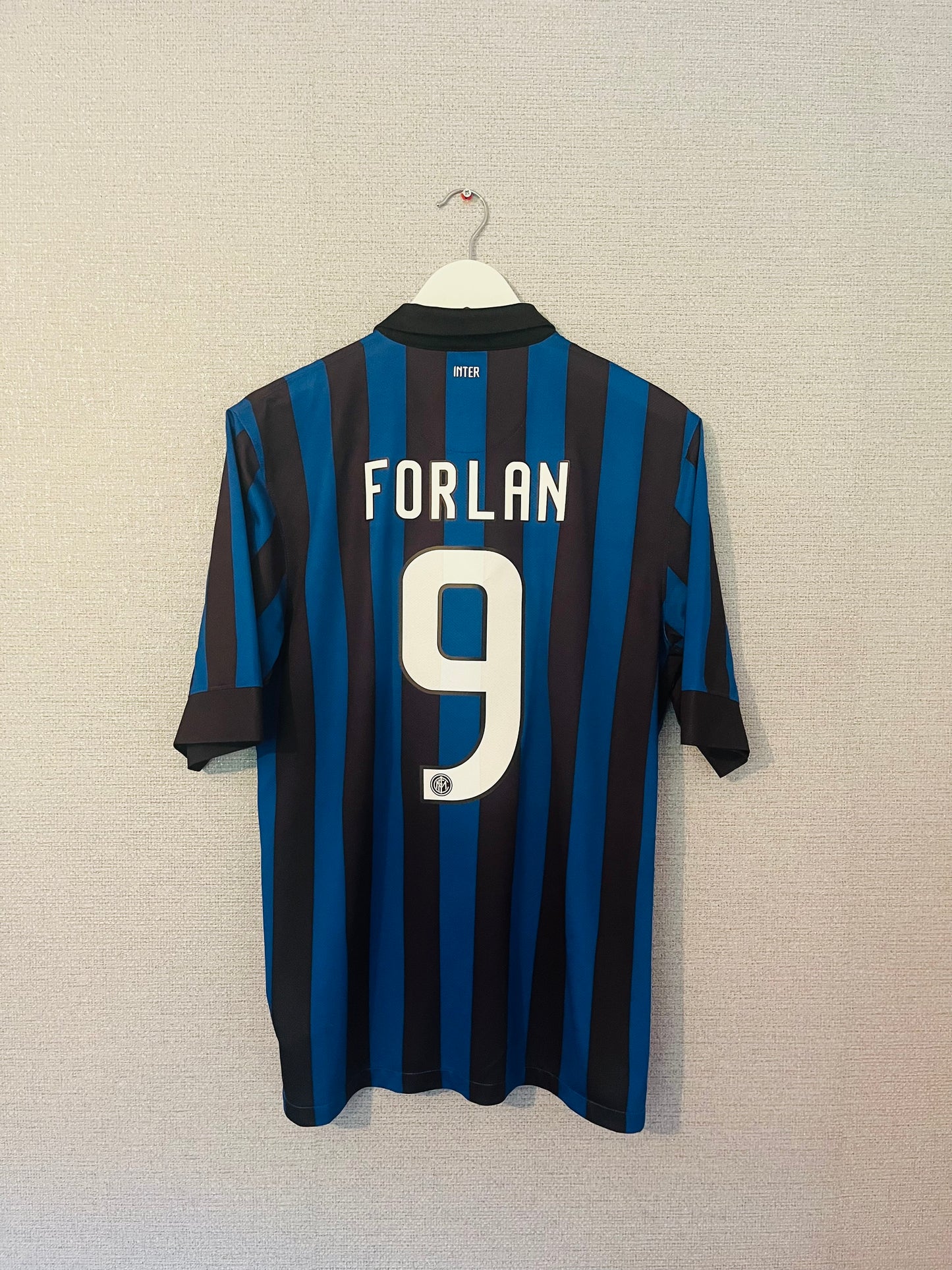 Inter Milan home football shirt
2011/12 Forlan Medium
