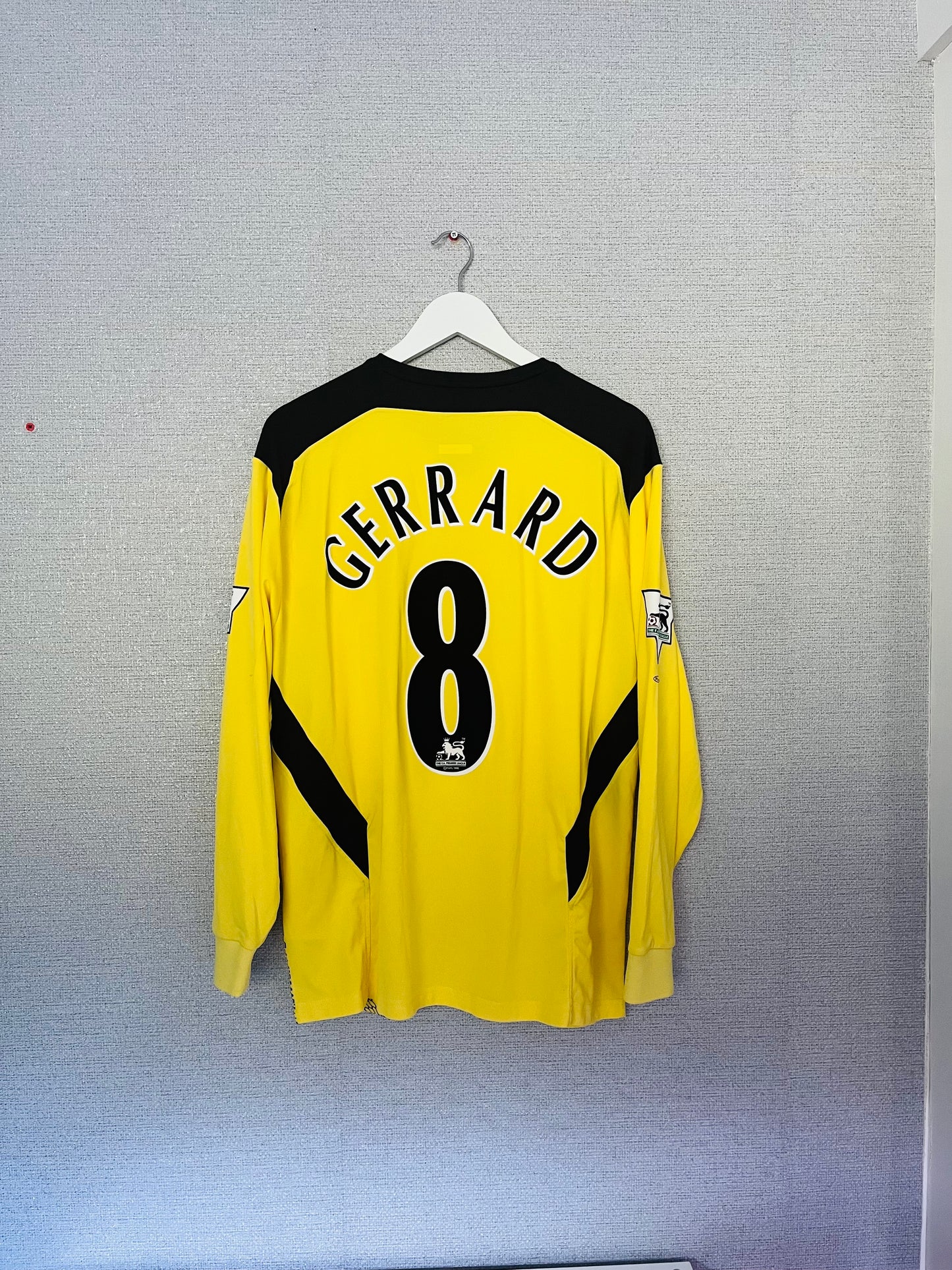 Liverpool away football shirt 2004/05 Gerrard Large L/S