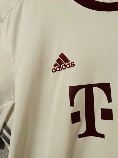 Bayern Munich third football shirt 2016/17 Lewandowski XXL