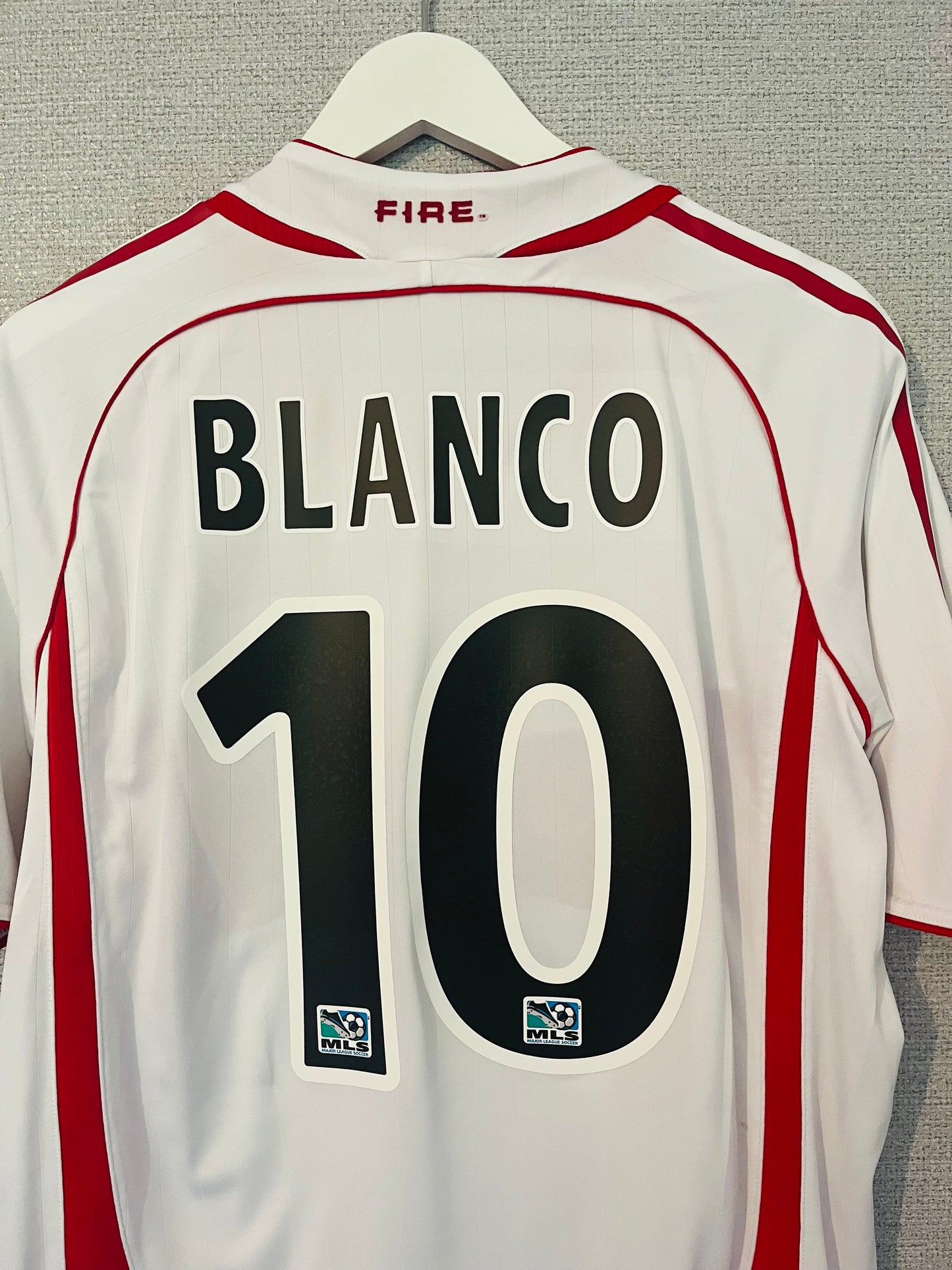 Chicago Fire away football shirt
2006/07 Blanco Medium