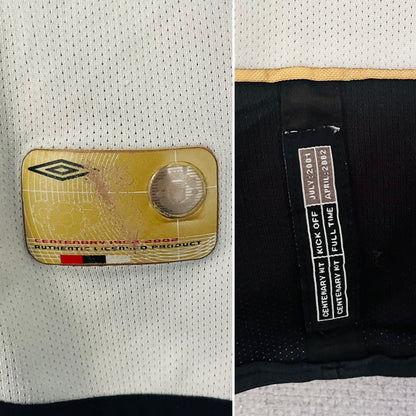 Manchester United away reversible football shirt
2001/02 Keane Medium