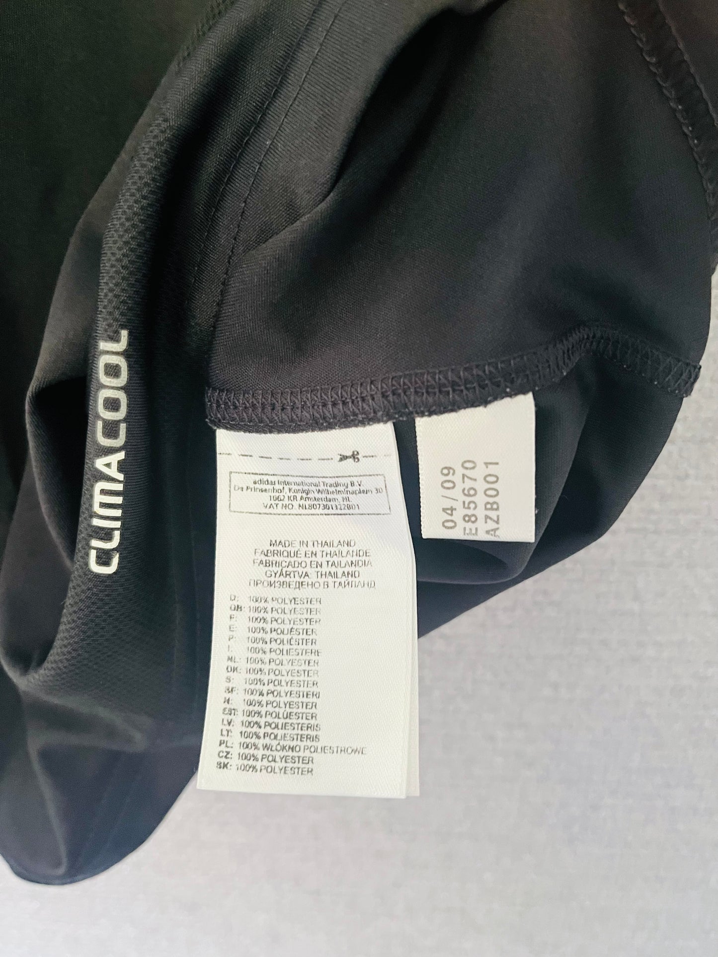 Liverpool away football shirt
2009/10 Torres Medium