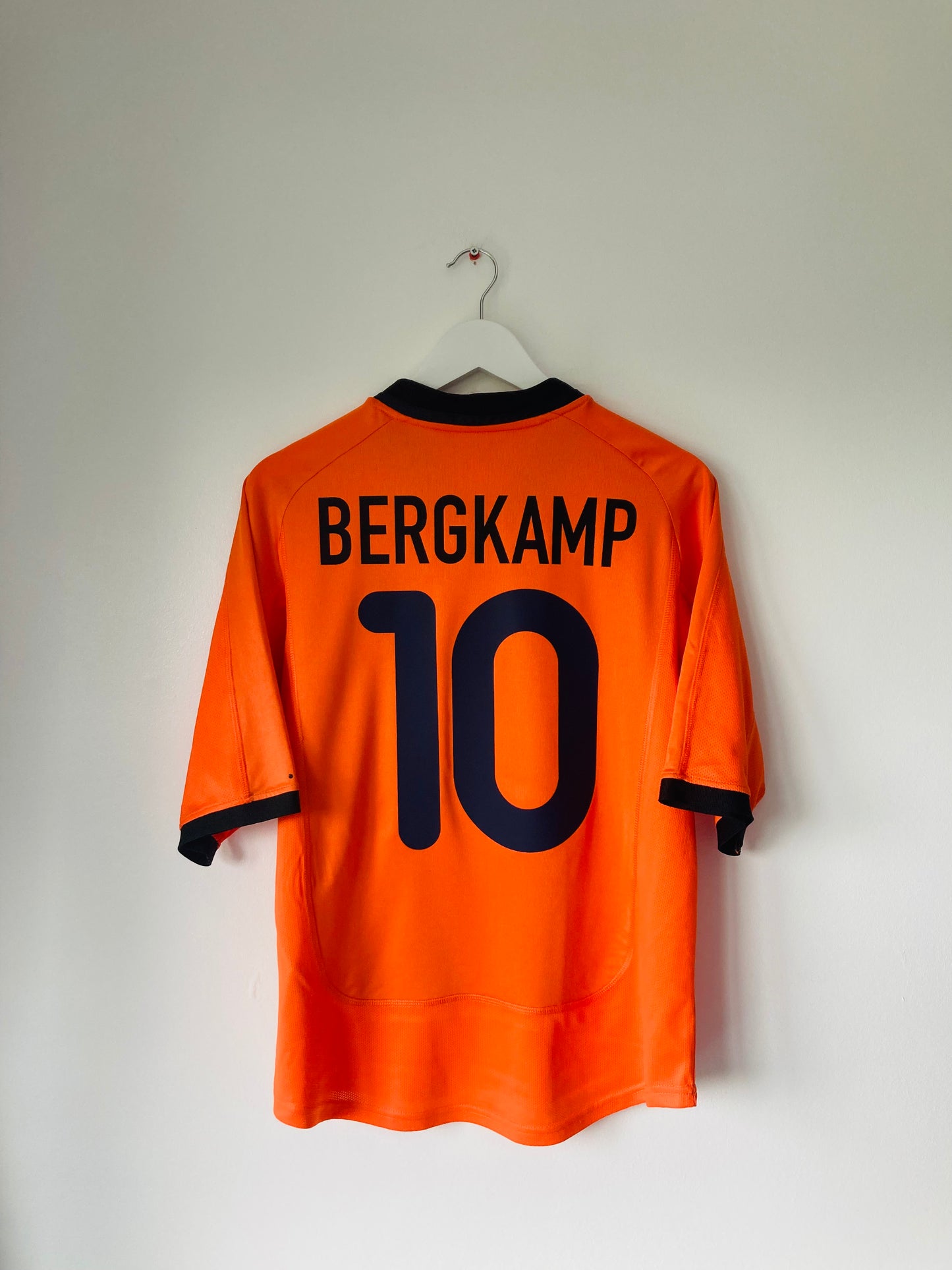 Holland home football shirt   Euro 2000 Bergkamp Medium