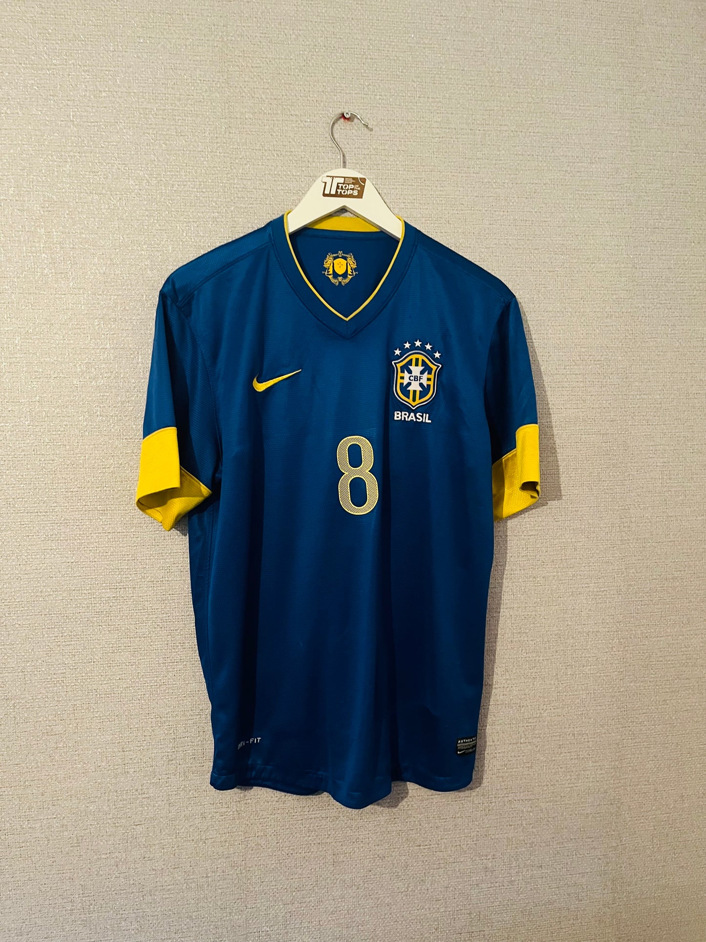 Brazil away football shirt
2012/13 Kaka Medium
