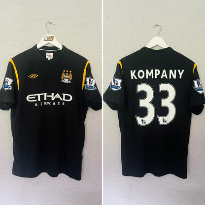 Manchester City away football shirt 2009/10 Kompany Large